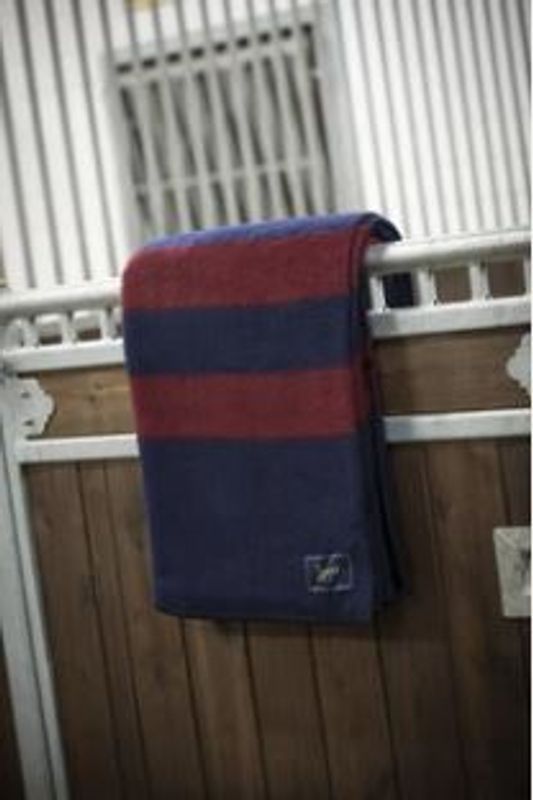 Lippo Ullteppe 180 # 210 cm Marin/ Vinrød