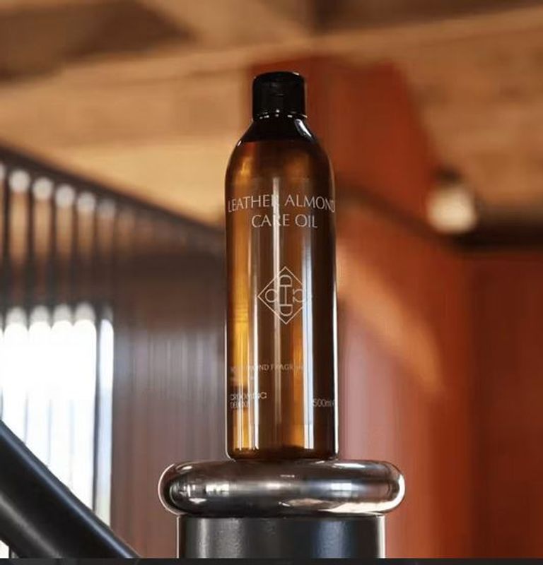 Grooming DeLuxe Leather Almond Care Oil, 500 ml